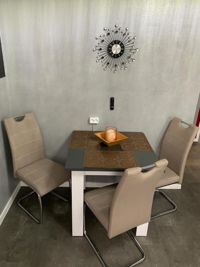 Exklusive Stadtwohnung Am Elbradweg: Best-Preis-Fewo Rathausblick 1 Fuer Max. 3 Pers. Inkl. Wlan, Prime Video & Self Check-In วิทเทนเบิร์ก ภายนอก รูปภาพ